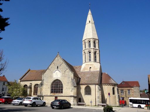 Orgeval_(78),_église_Saint-Pierre-Saint-Paul,_vue_depuis_le_sud